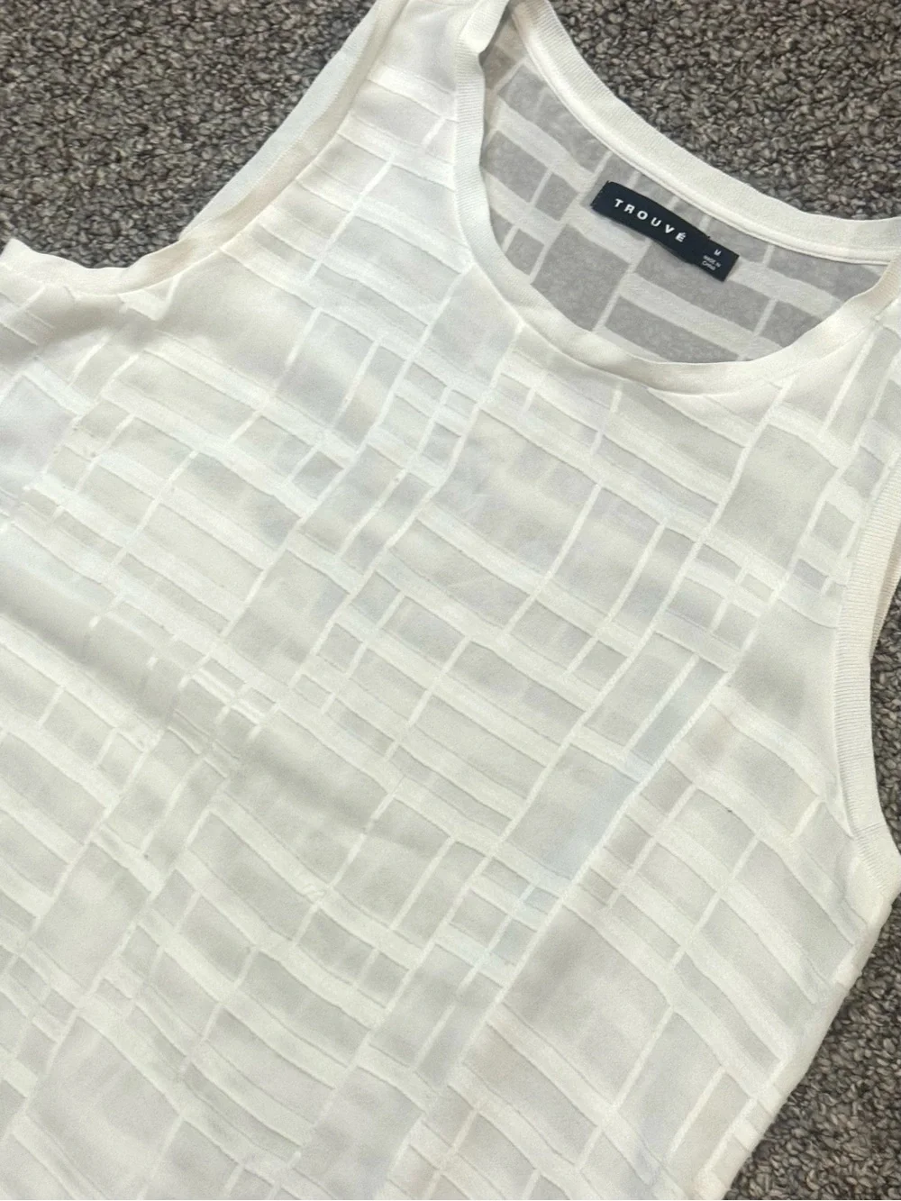 Trouve White Geometric-Pattern Sleeveless Tank - Picture 3 of 6